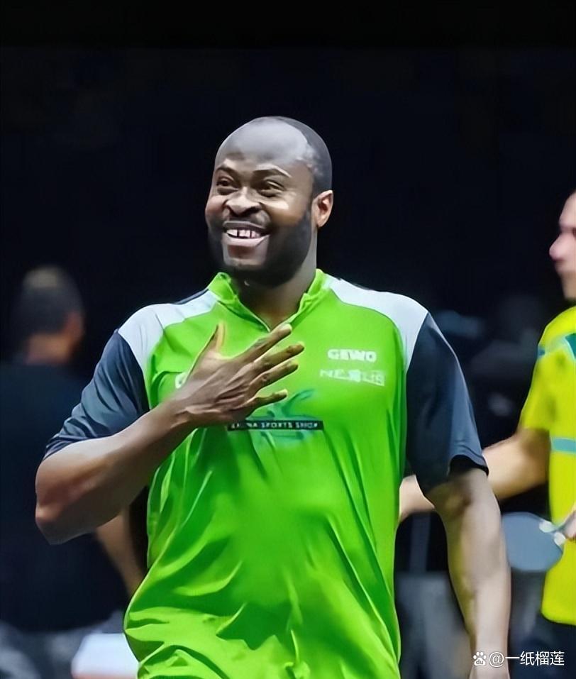 非洲青年篮球赛明星球员崭露头角，引发球迷热议的简单介绍