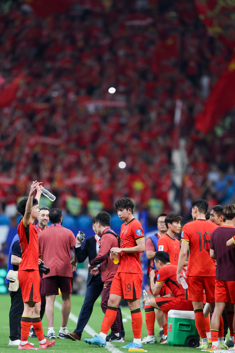 九游APP-球员表现波澜不惊，球队全力备战(球员rai)